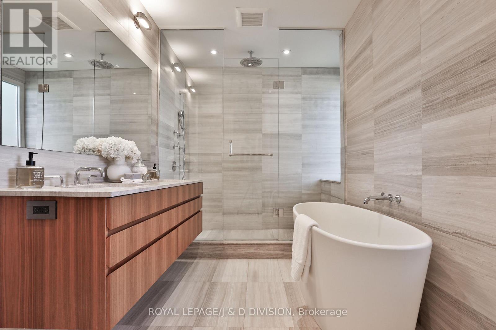 Lux primary 5 piece ensuite bath, walk-in shower - 69 Sullivan Street, Toronto, ON - Indoor Photo Showing Bathroom