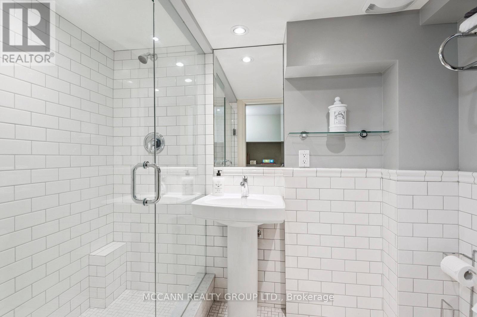 45 Lascelles Boulevard, Toronto, ON - Indoor Photo Showing Bathroom
