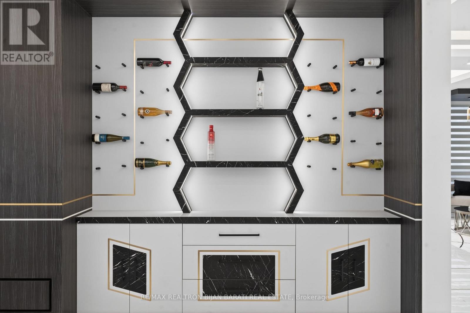 164 Norton Avenue, Toronto, ON - Indoor Photo Showing Garage