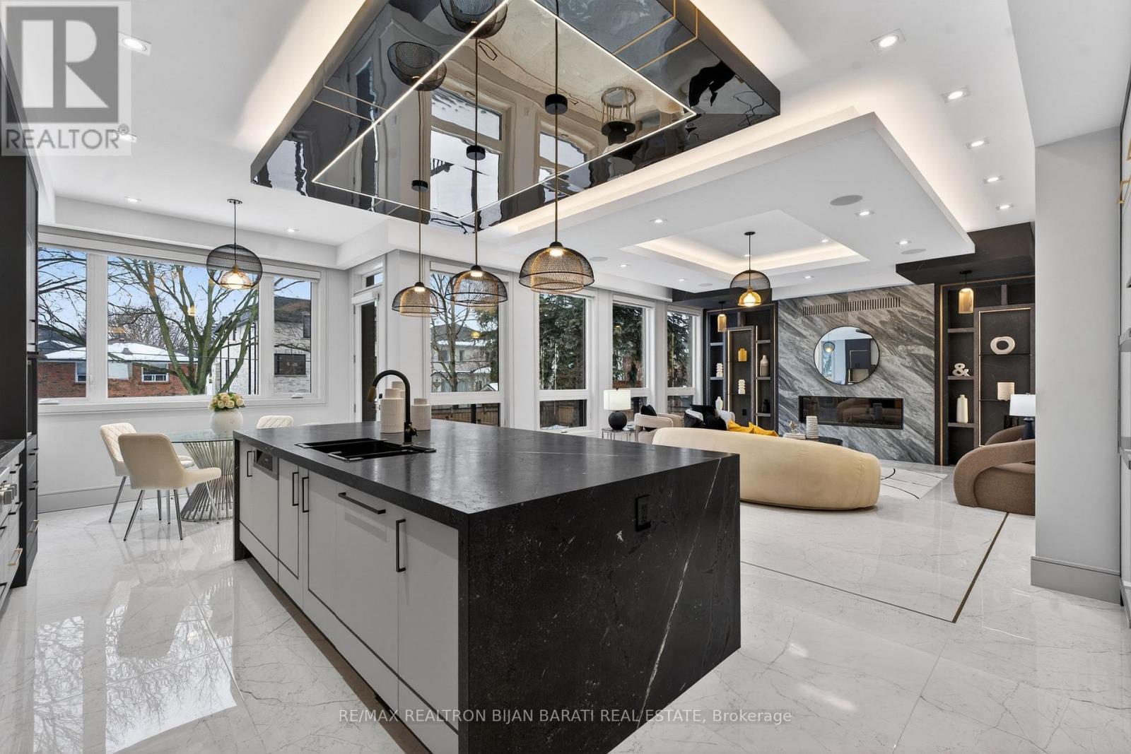 164 Norton Avenue, Toronto, ON - Indoor