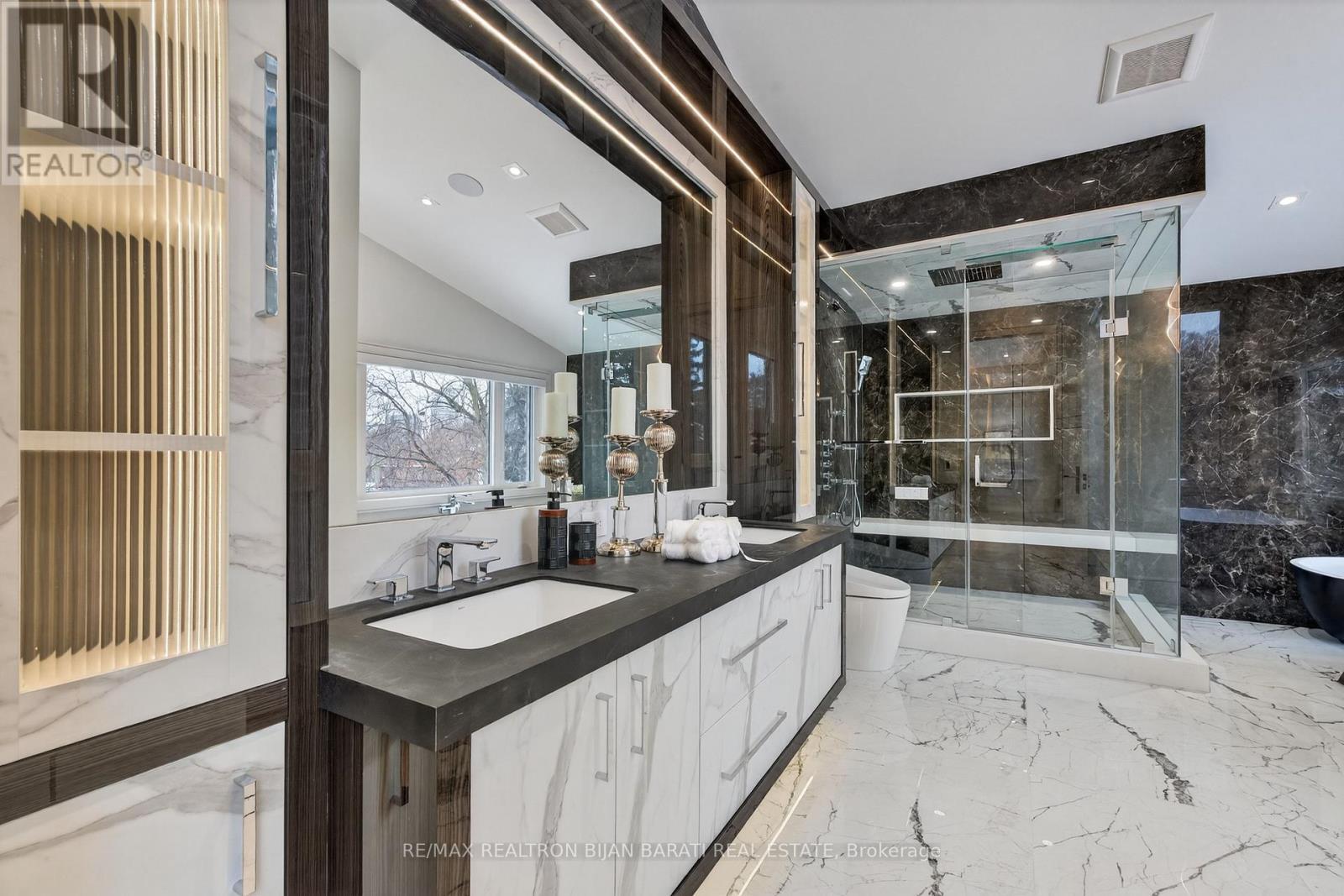 164 Norton Avenue, Toronto, ON - Indoor Photo Showing Bathroom