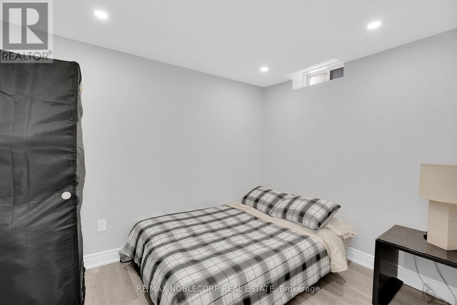92 Water Garden Lane, Vaughan, ON - Indoor Photo Showing Bedroom
