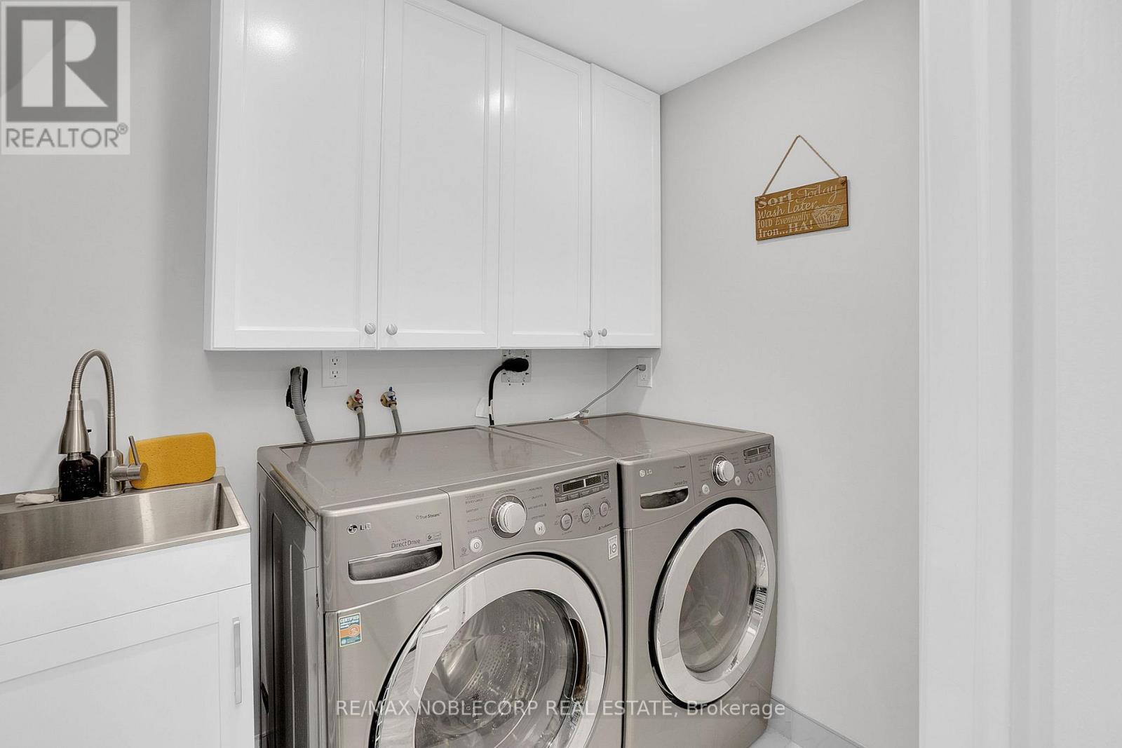 92 Water Garden Lane, Vaughan, ON - Indoor Photo Showing Laundry Room