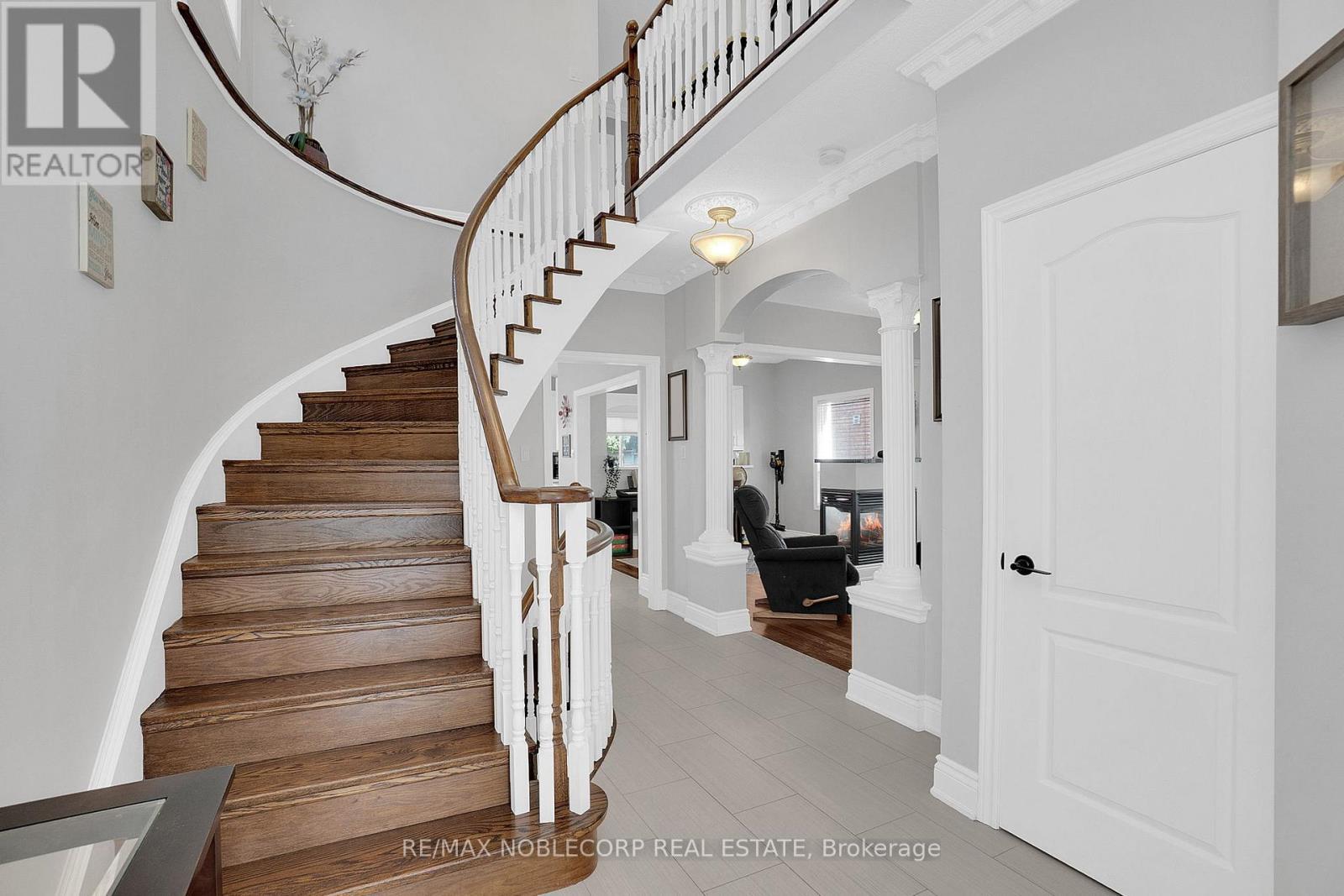 92 Water Garden Lane, Vaughan, ON - Indoor Photo Showing Other Room