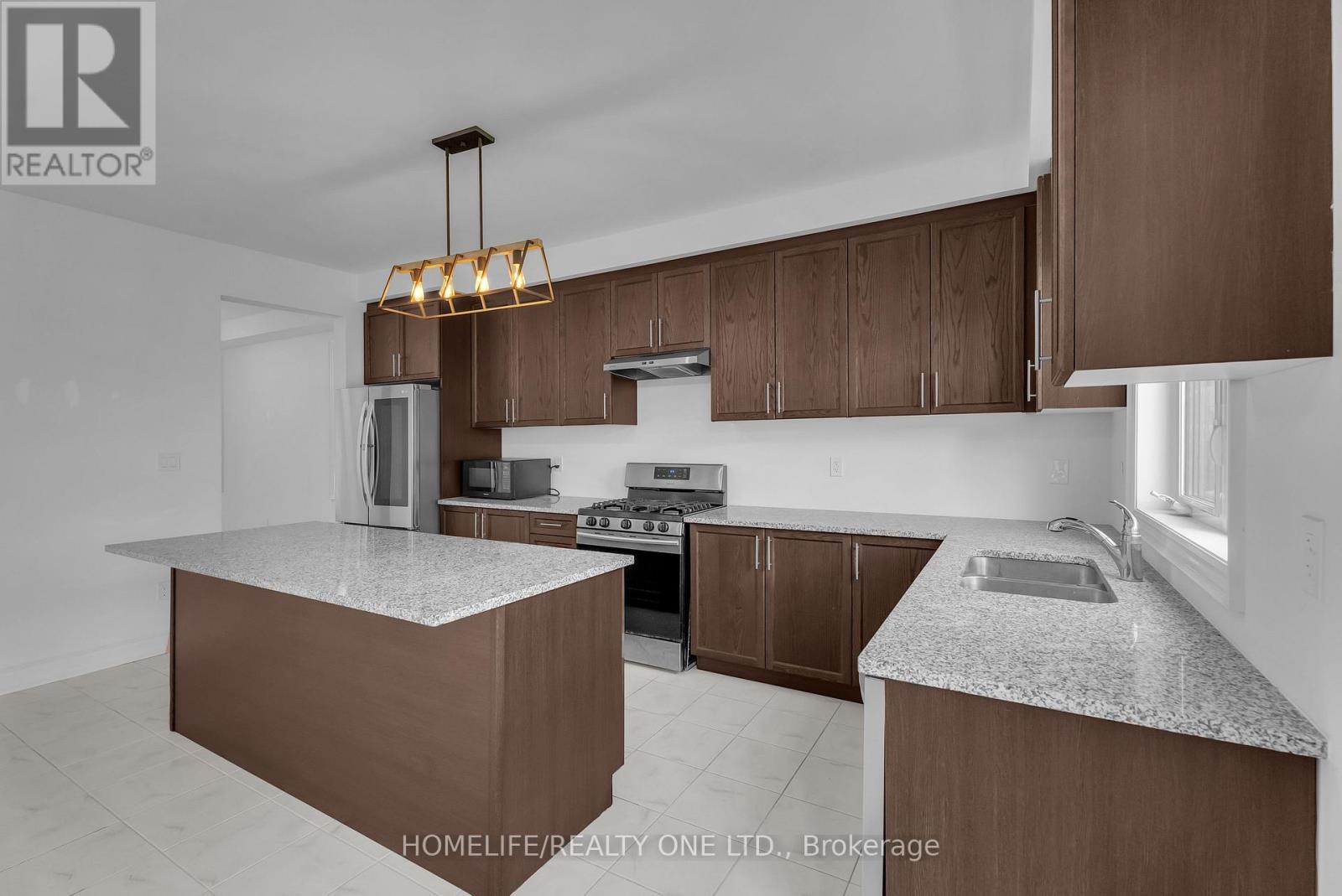 47 Autumn Drive, Wasaga Beach, ON - Indoor Photo Showing Kitchen