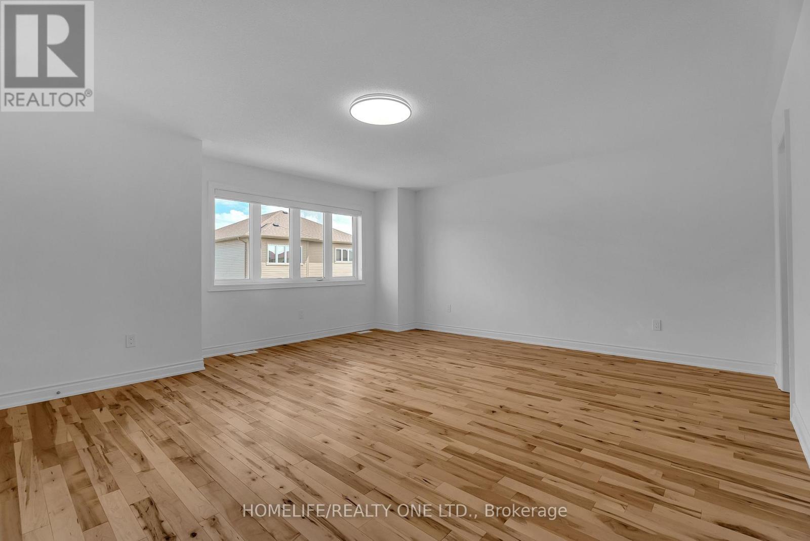 47 Autumn Drive, Wasaga Beach, ON - Indoor Photo Showing Other Room