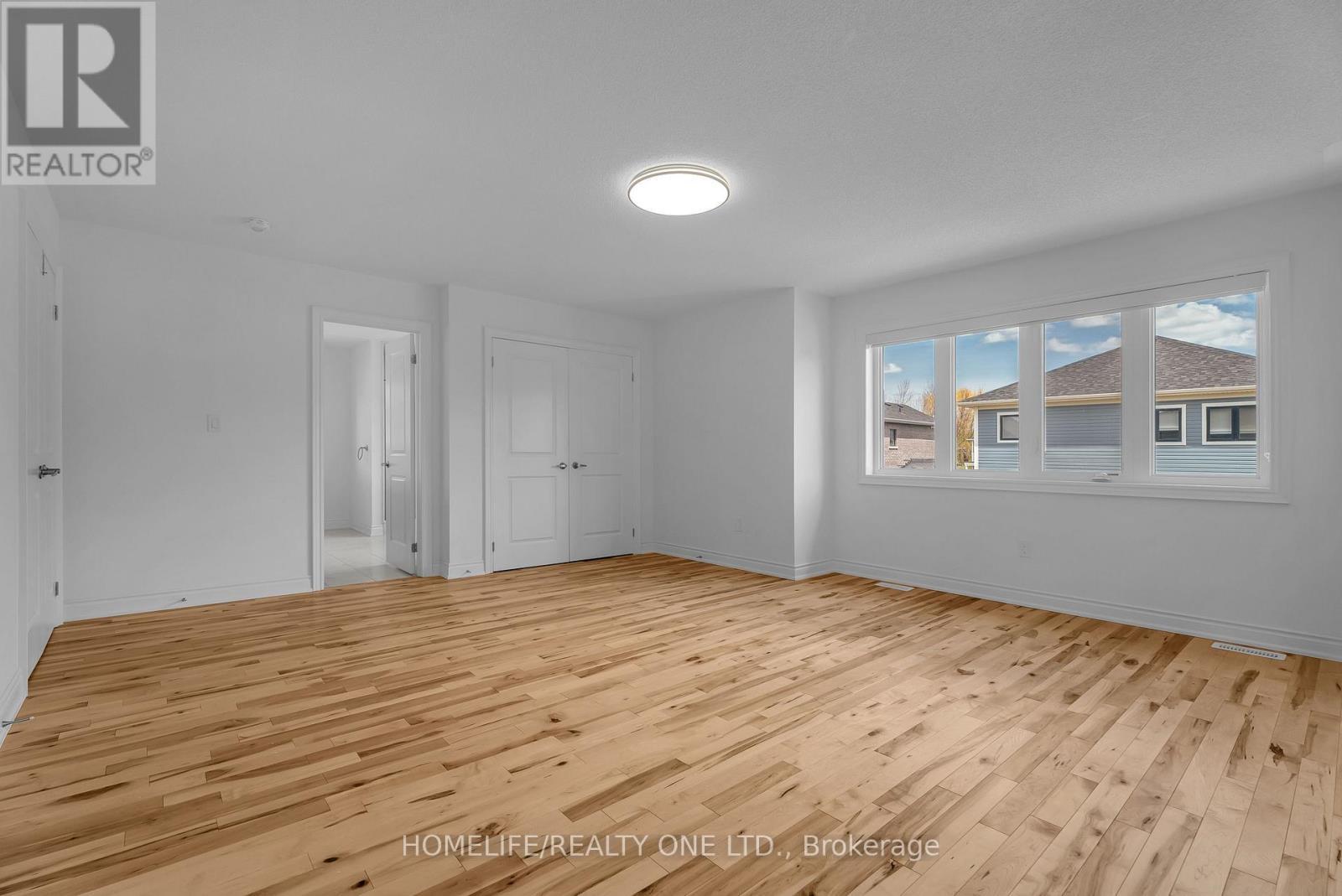 47 Autumn Drive, Wasaga Beach, ON - Indoor Photo Showing Other Room