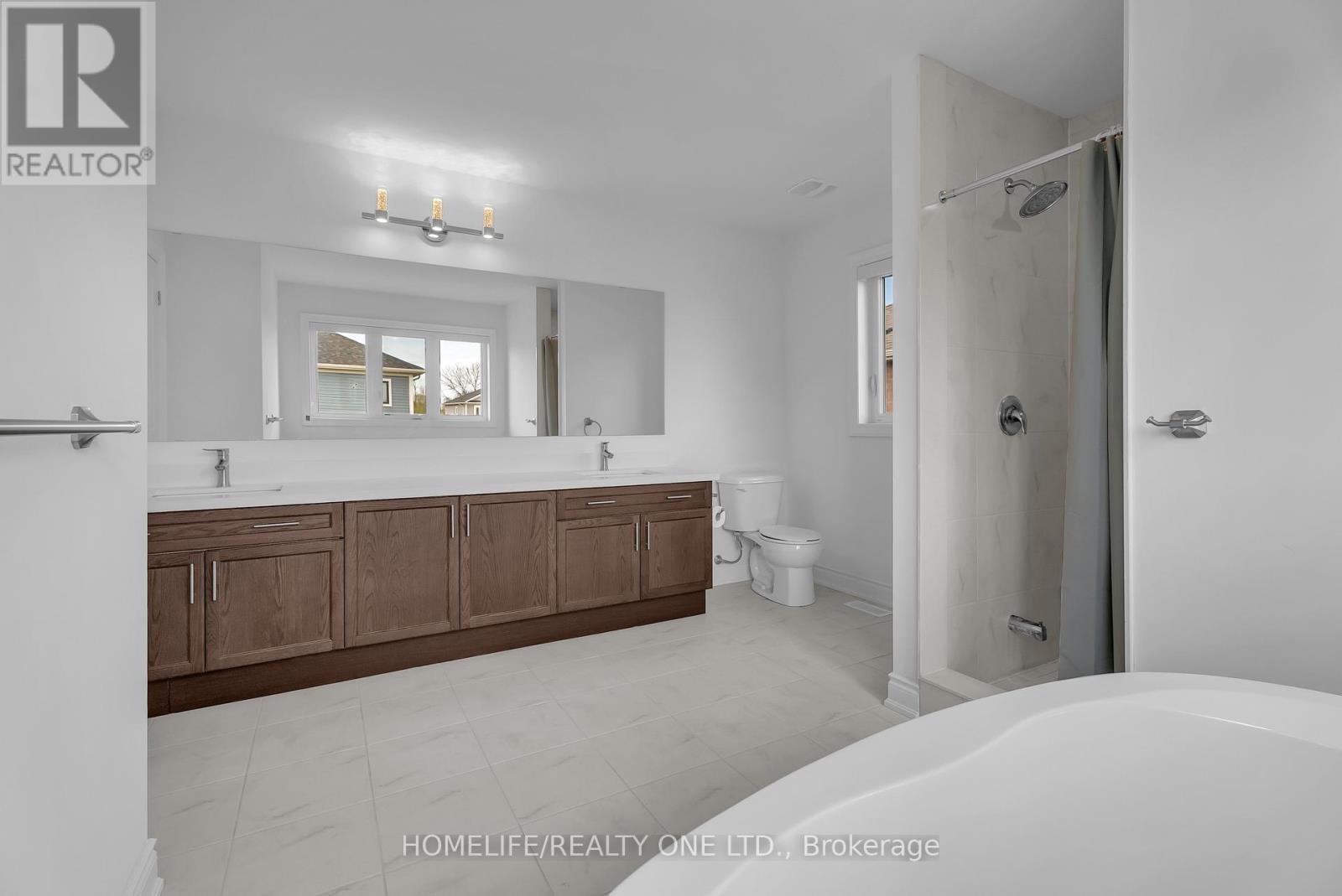 47 Autumn Drive, Wasaga Beach, ON - Indoor Photo Showing Bathroom