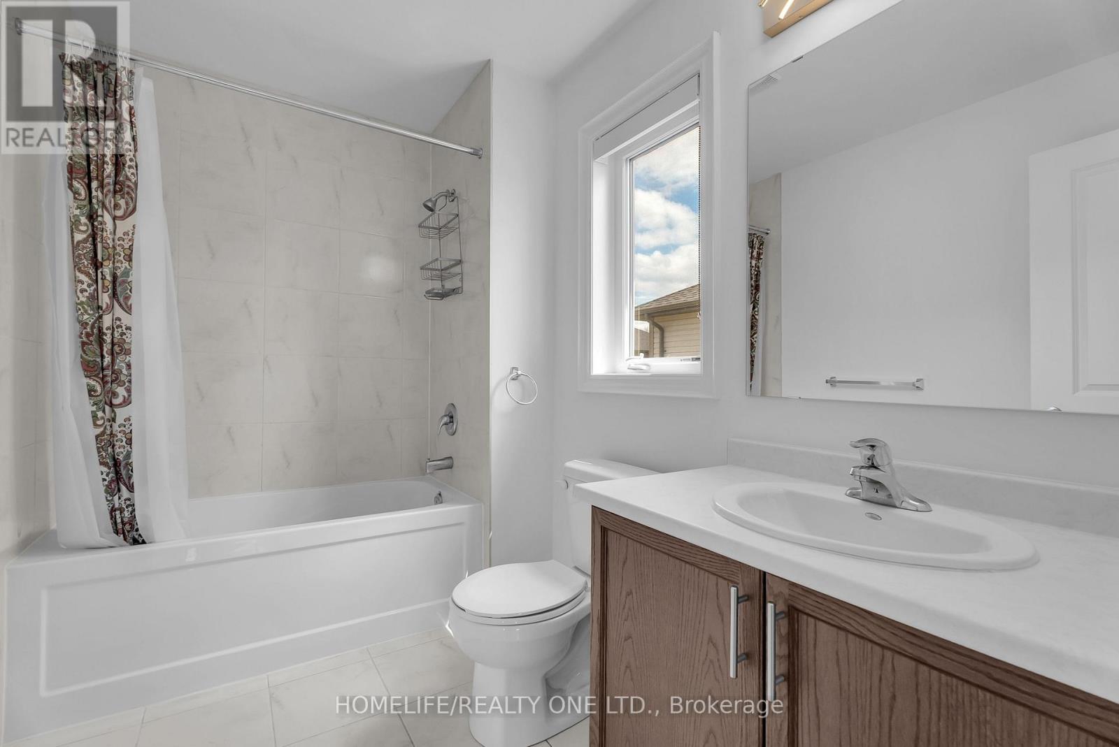 47 Autumn Drive, Wasaga Beach, ON - Indoor Photo Showing Bathroom