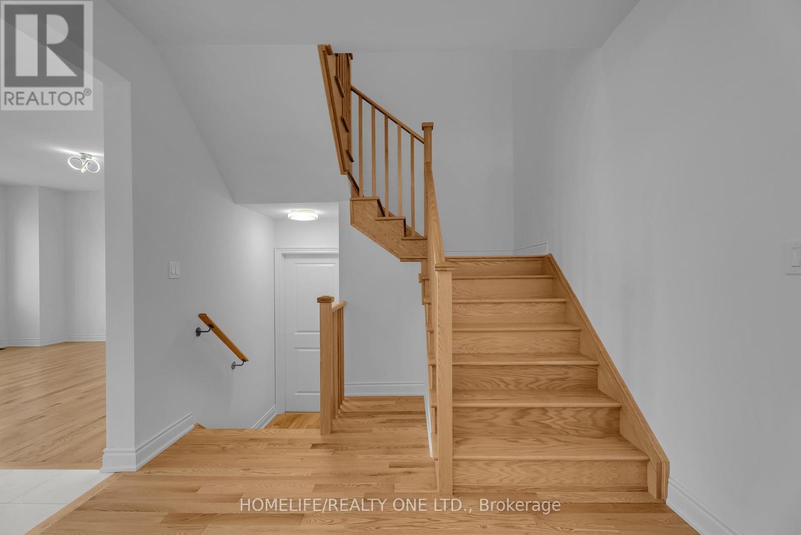 47 Autumn Drive, Wasaga Beach, ON - Indoor Photo Showing Other Room