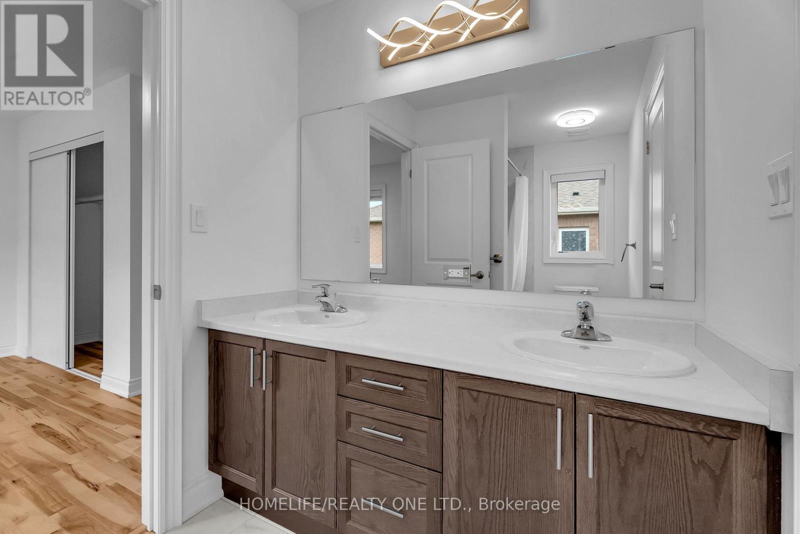 47 Autumn Drive, Wasaga Beach, ON - Indoor Photo Showing Bathroom