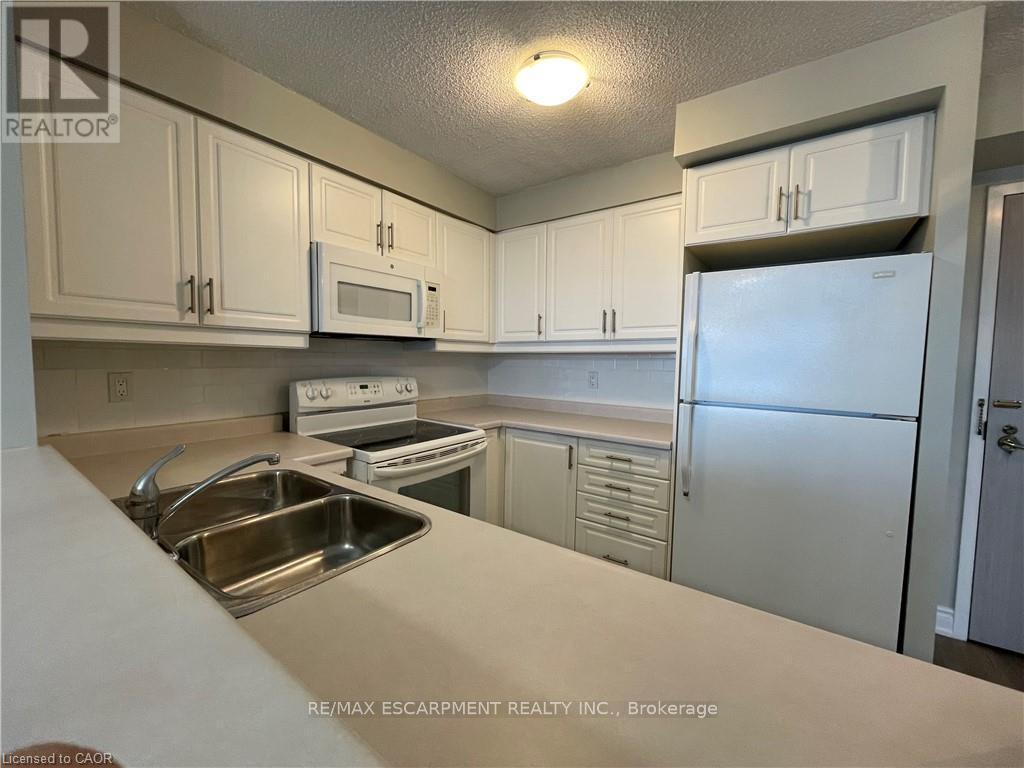 1508 - 2155 Burnhamthorpe Road W, Mississauga, ON - Indoor Photo Showing Kitchen With Double Sink
