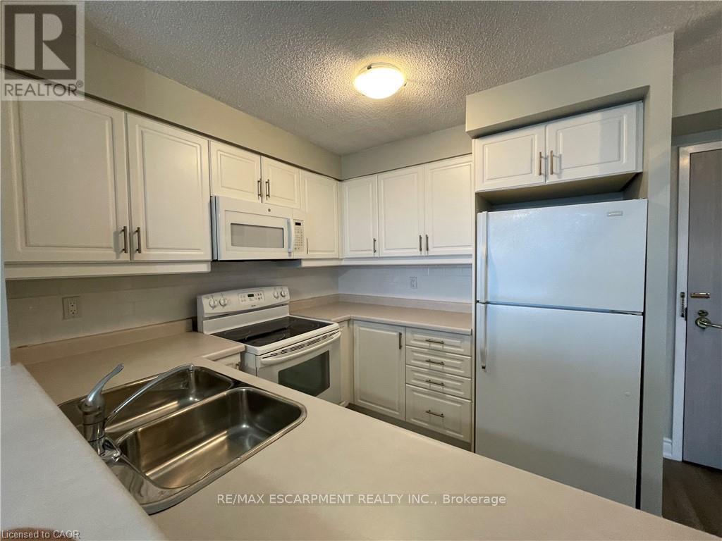 1508 - 2155 Burnhamthorpe Road W, Mississauga, ON - Indoor Photo Showing Kitchen With Double Sink