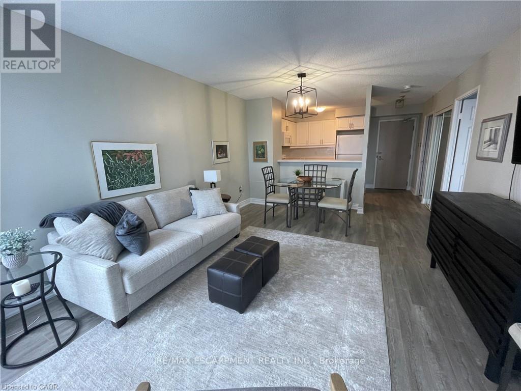 1508 - 2155 Burnhamthorpe Road W, Mississauga, ON - Indoor Photo Showing Living Room