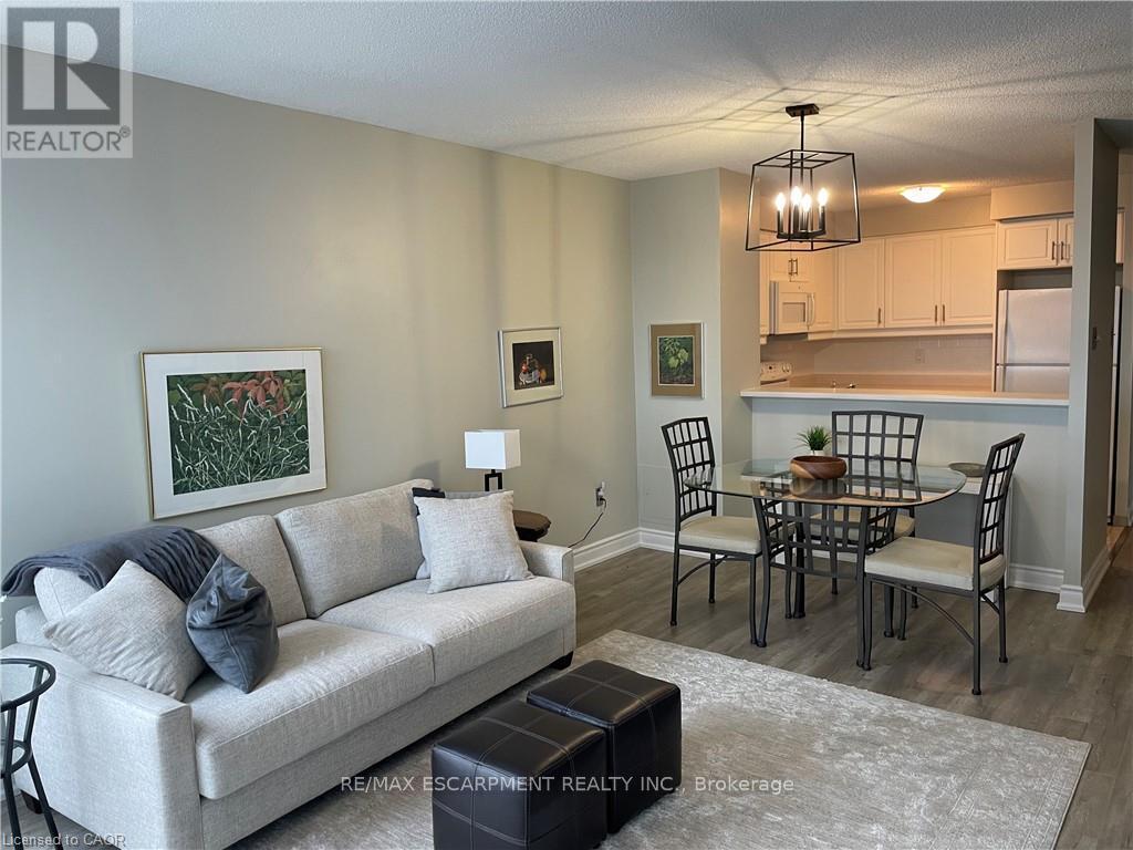 1508 - 2155 Burnhamthorpe Road W, Mississauga, ON - Indoor Photo Showing Living Room