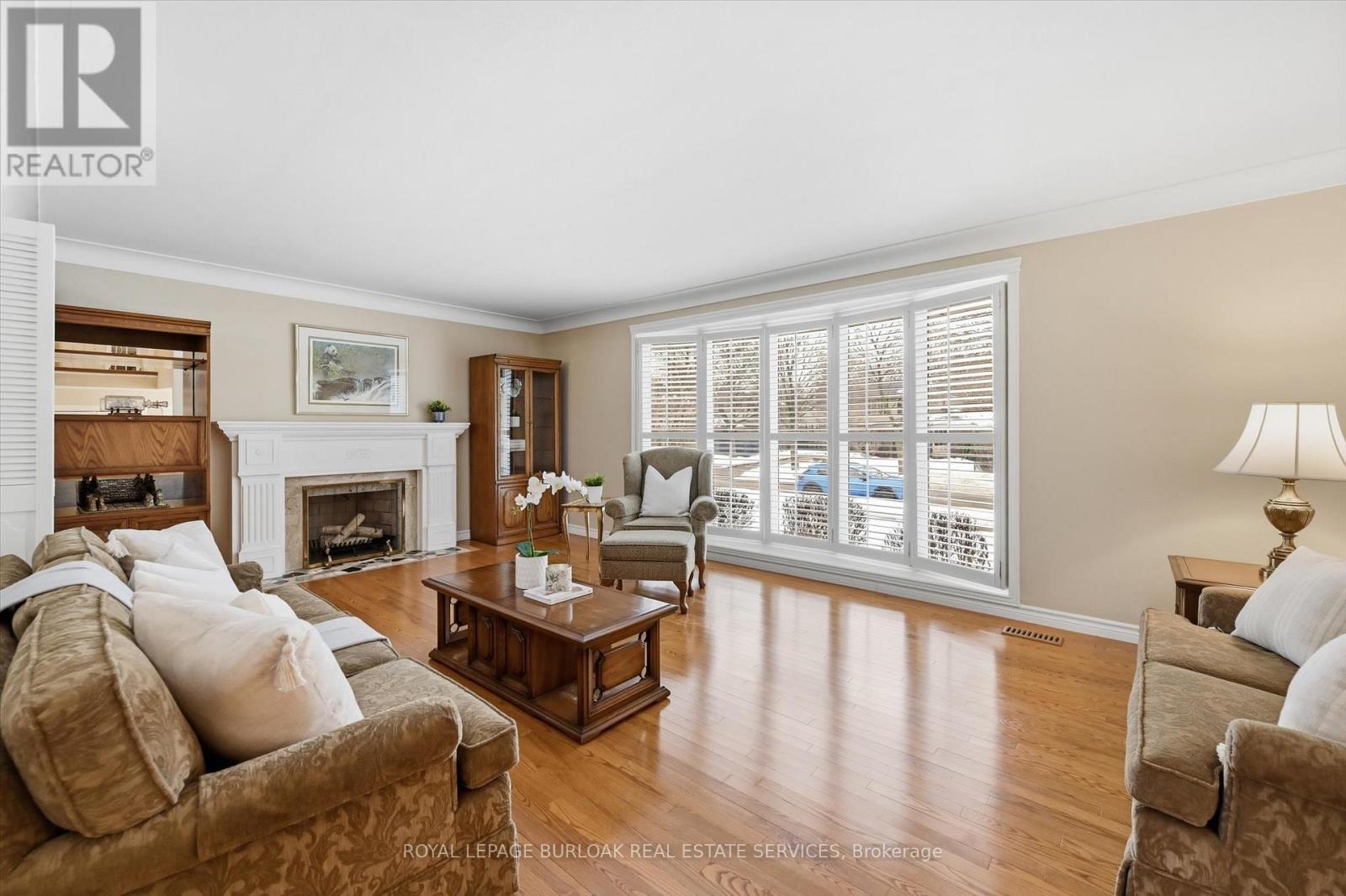 311 Glen Afton Drive, Burlington, ON - Indoor Photo Showing Living Room With Fireplace