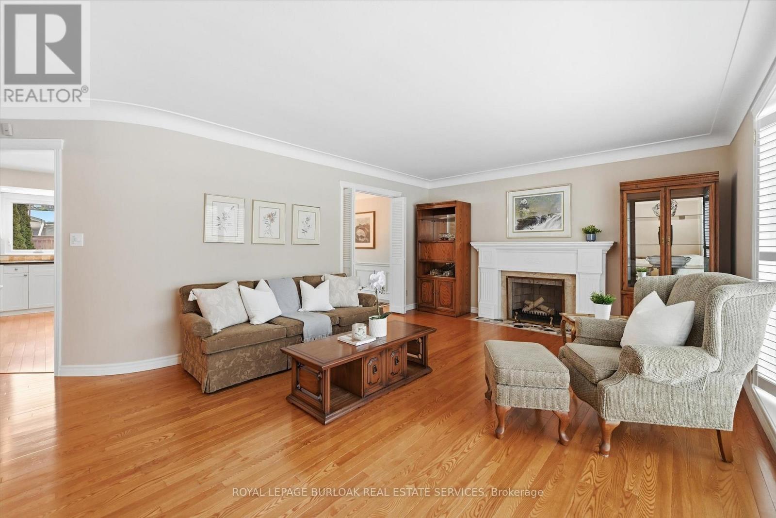311 Glen Afton Drive, Burlington, ON - Indoor Photo Showing Living Room With Fireplace