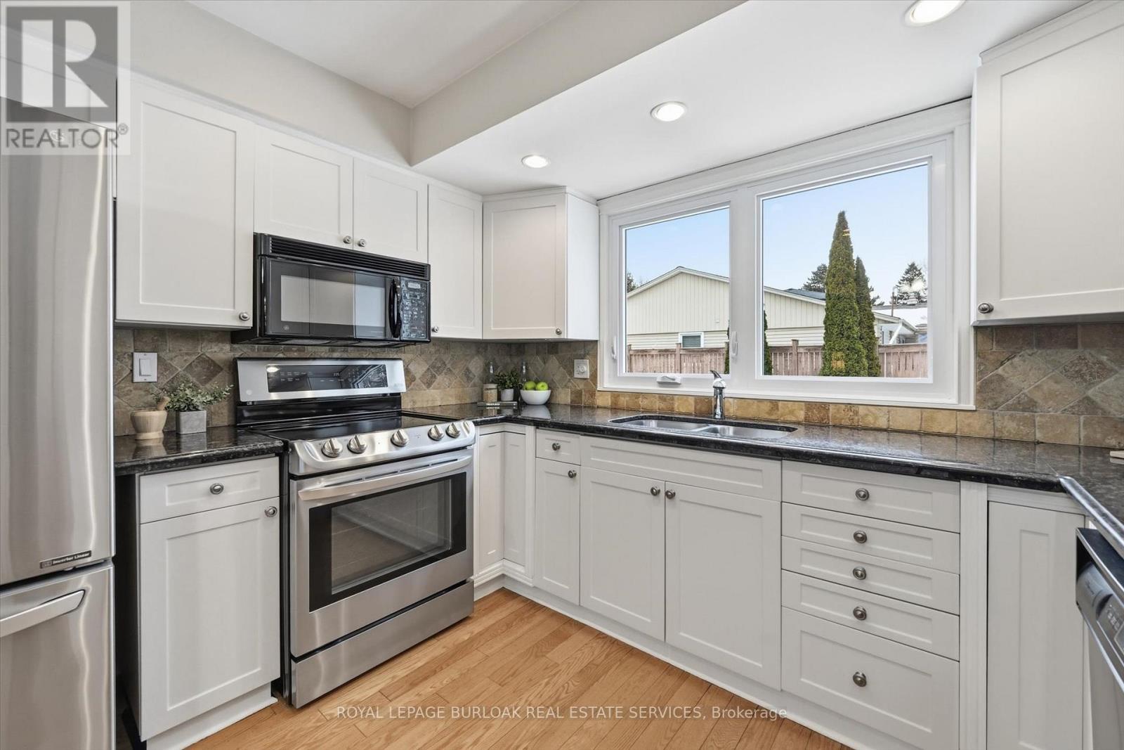 311 Glen Afton Drive, Burlington, ON - Indoor Photo Showing Kitchen With Double Sink