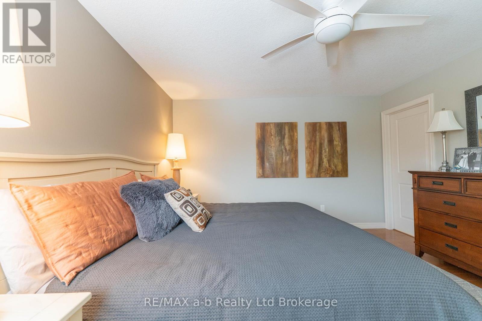 11 Hollier Drive, Tillsonburg, ON - Indoor Photo Showing Bedroom