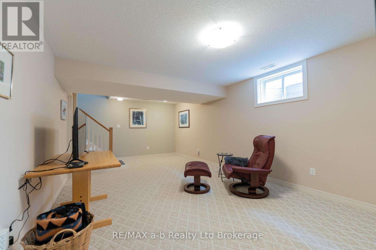 Recreation Room - 11 Hollier Drive, Tillsonburg, ON - Indoor