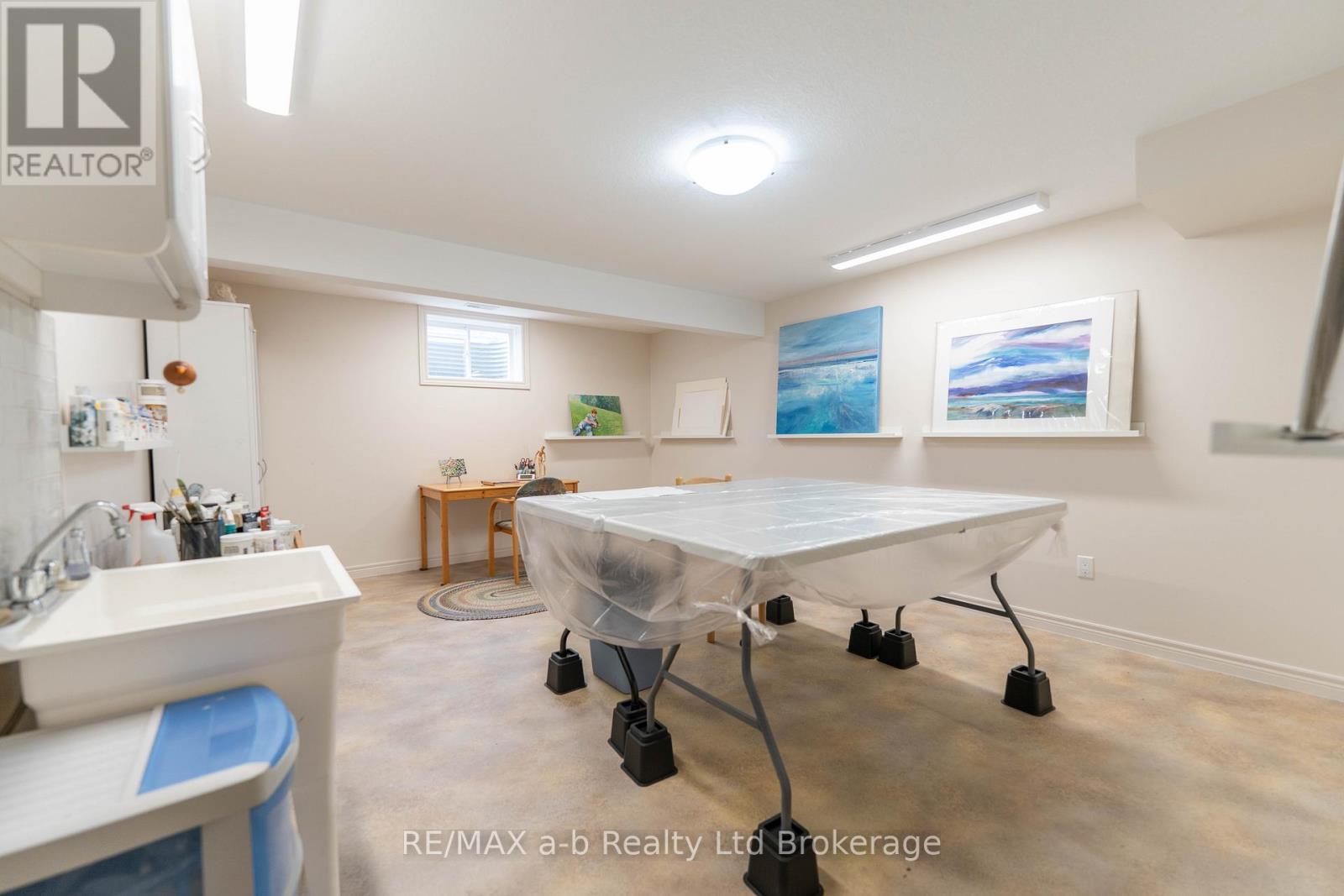 Paint Studio/Flex Room - 11 Hollier Drive, Tillsonburg, ON - Indoor