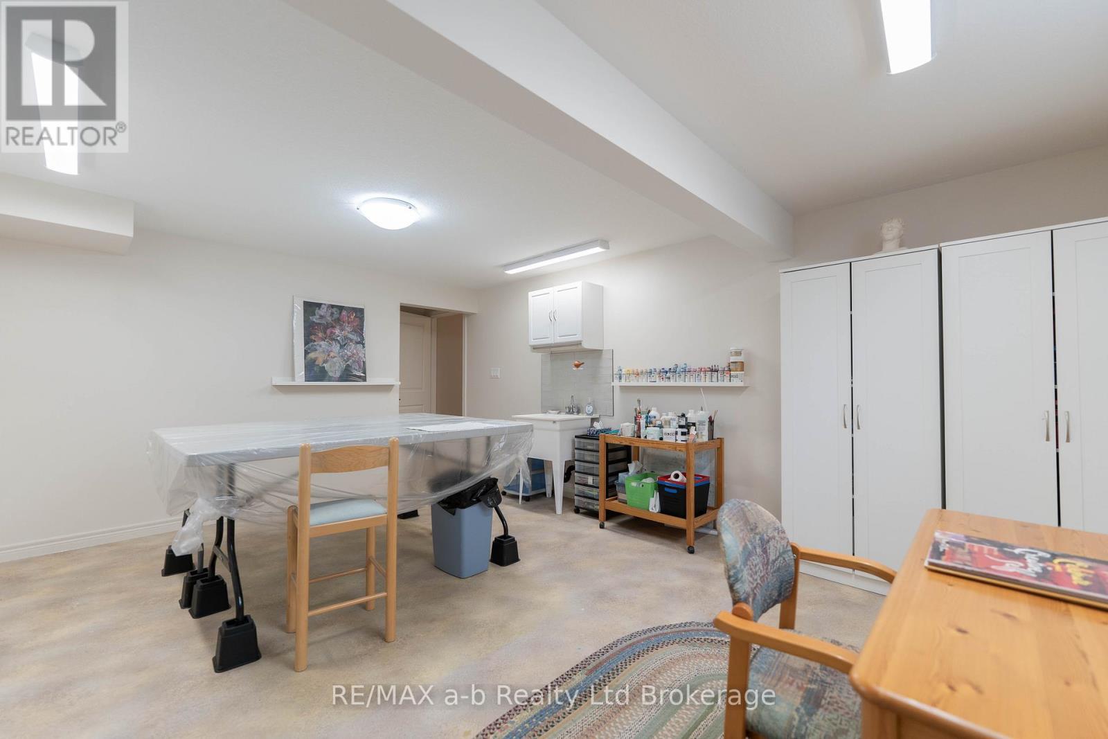 11 Hollier Drive, Tillsonburg, ON - Indoor