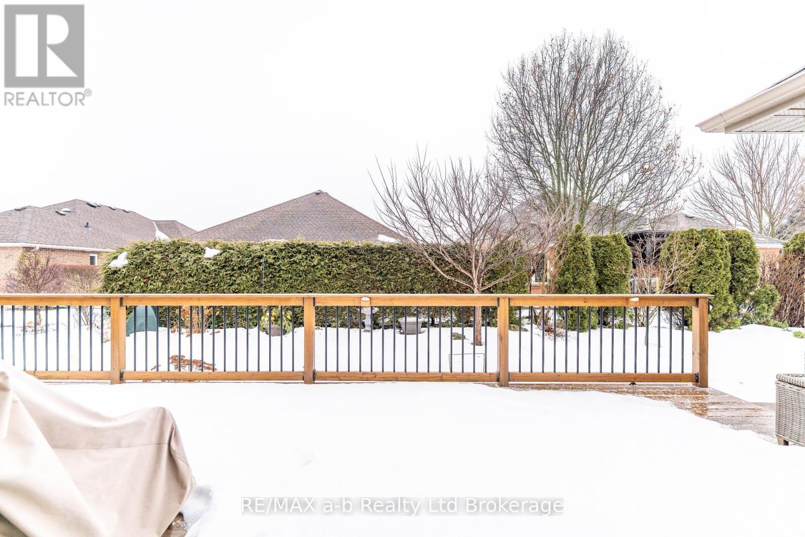 11 Hollier Drive, Tillsonburg, ON -