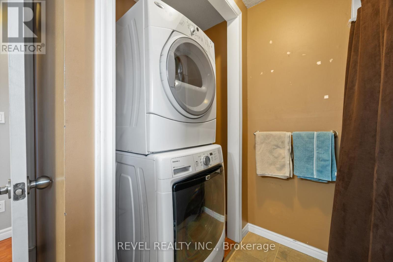 895203 Oxford 3, Blandford-Blenheim, ON - Indoor Photo Showing Laundry Room