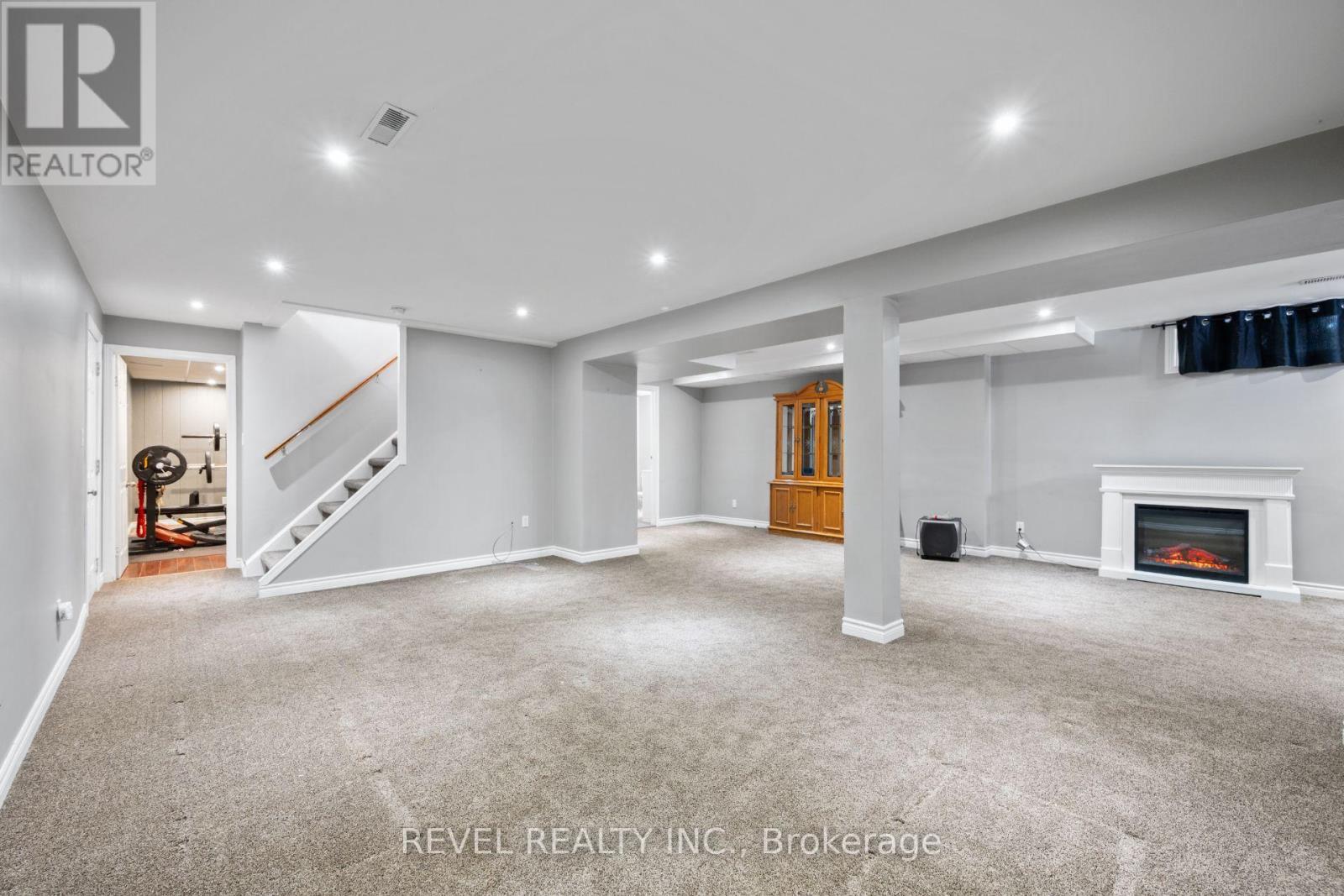 895203 Oxford 3, Blandford-Blenheim, ON - Indoor