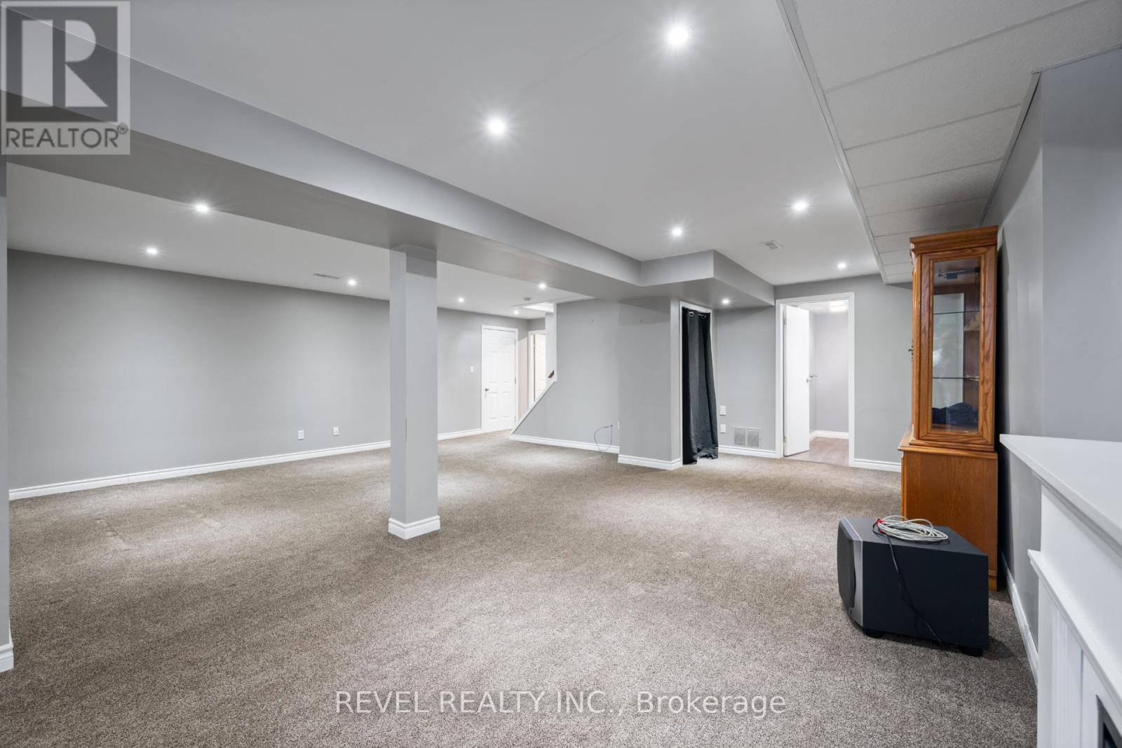 895203 Oxford 3, Blandford-Blenheim, ON - Indoor