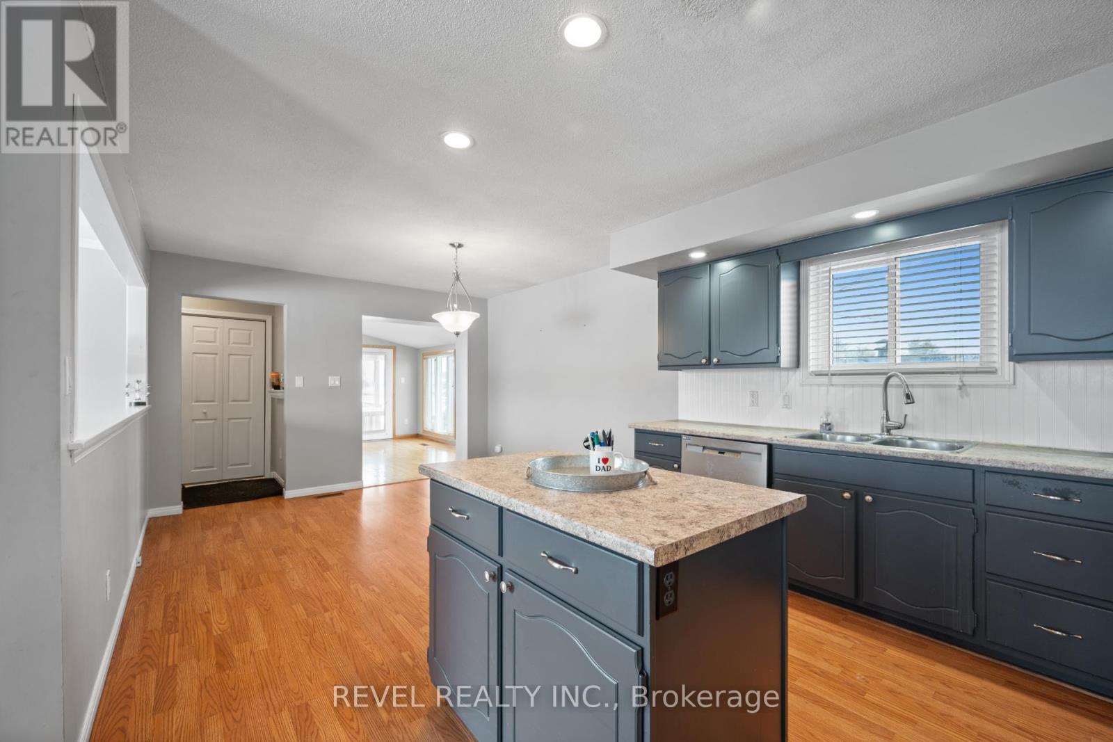 895203 Oxford 3, Blandford-Blenheim, ON - Indoor Photo Showing Kitchen With Double Sink