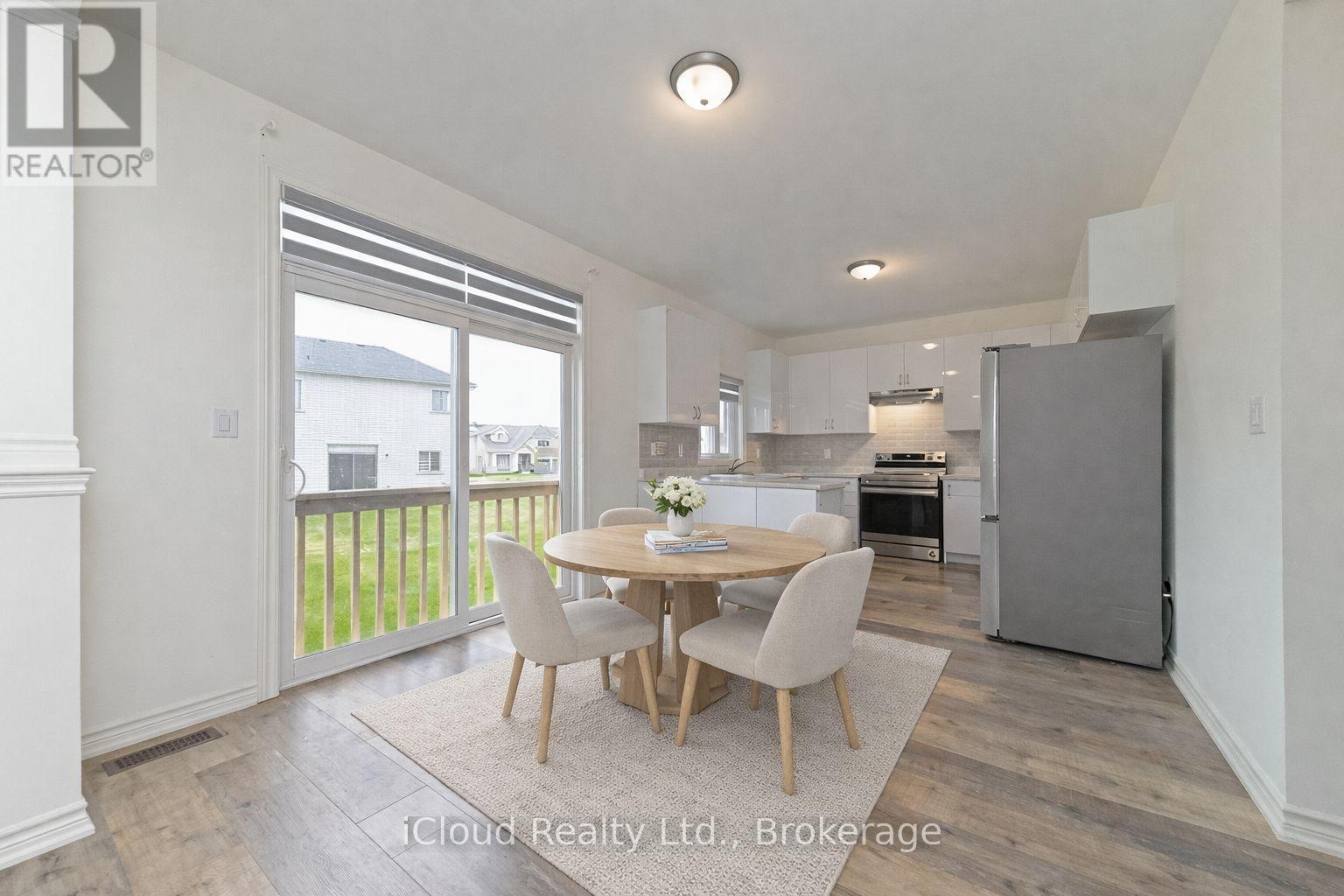 1645 Marina Drive, Fort Erie, ON - Indoor Photo Showing Dining Room