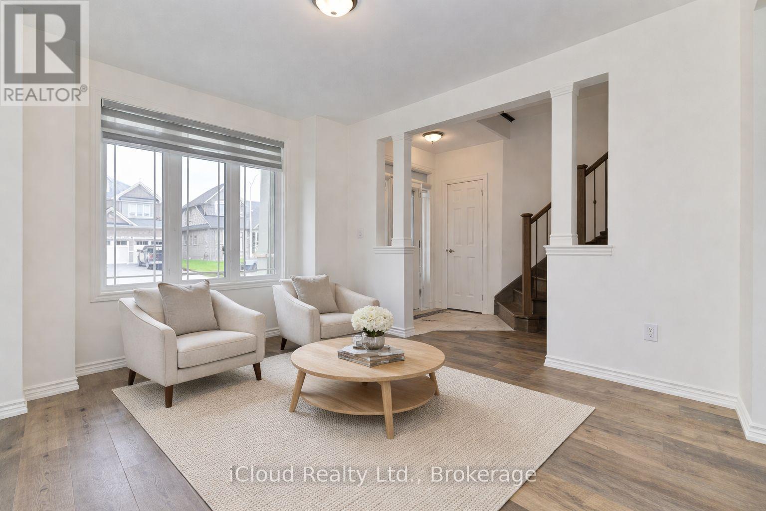 1645 Marina Drive, Fort Erie, ON - Indoor Photo Showing Living Room