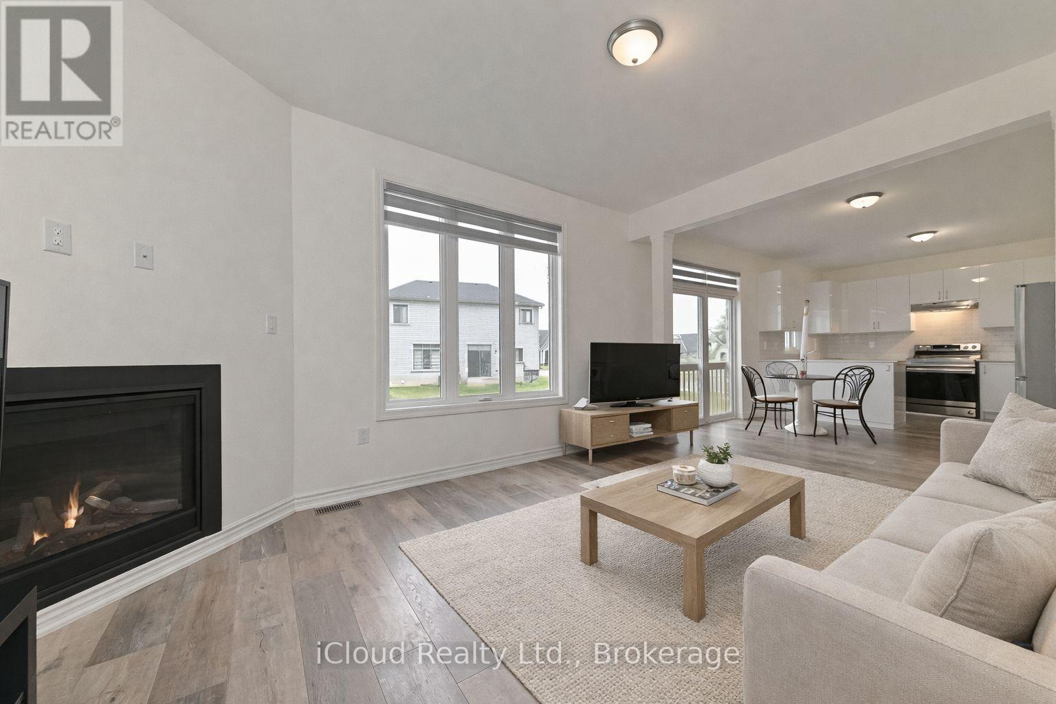 1645 Marina Drive, Fort Erie, ON - Indoor Photo Showing Living Room With Fireplace