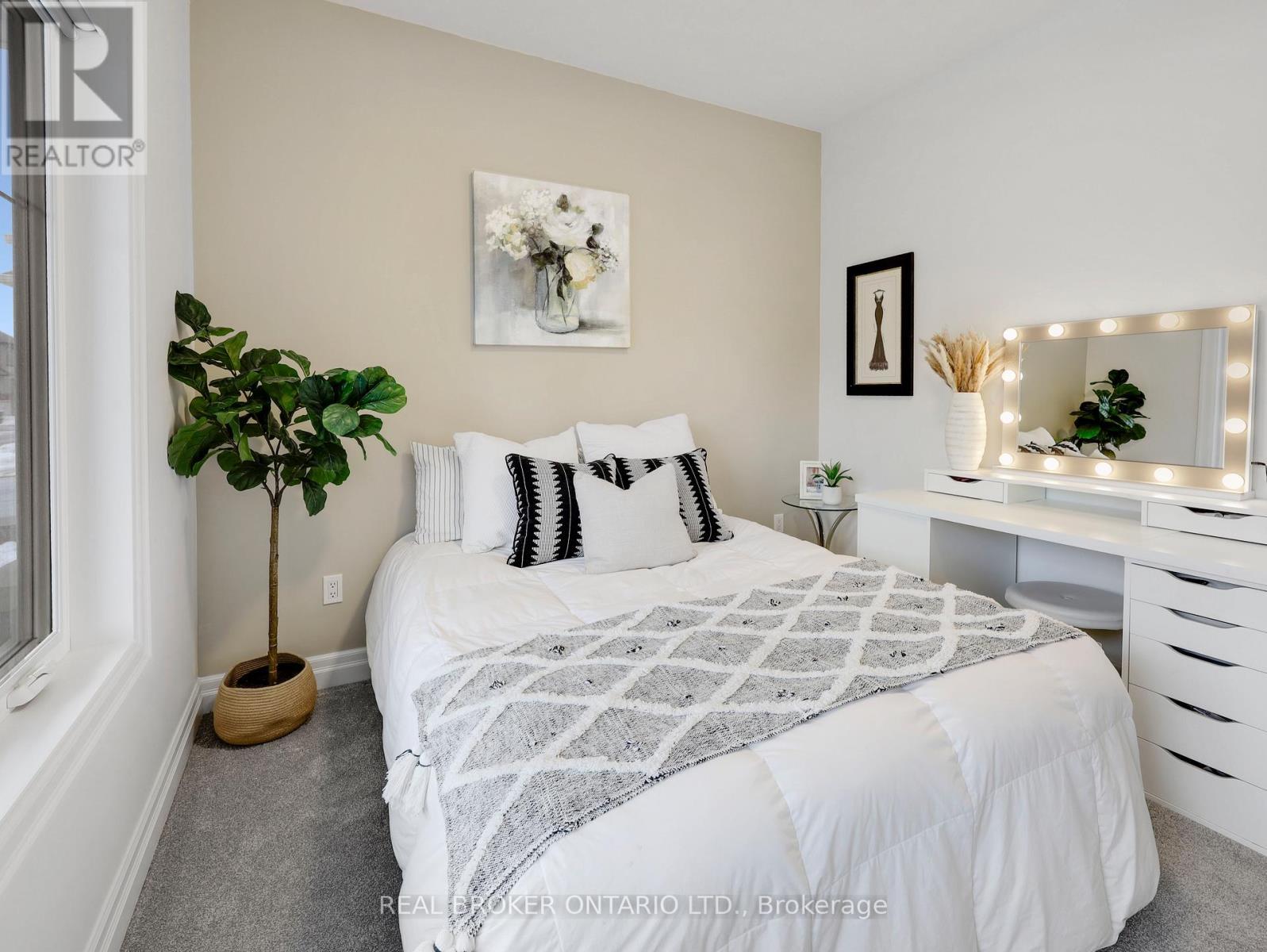 11 - 68 Cedar Street, Brant, ON - Indoor Photo Showing Bedroom