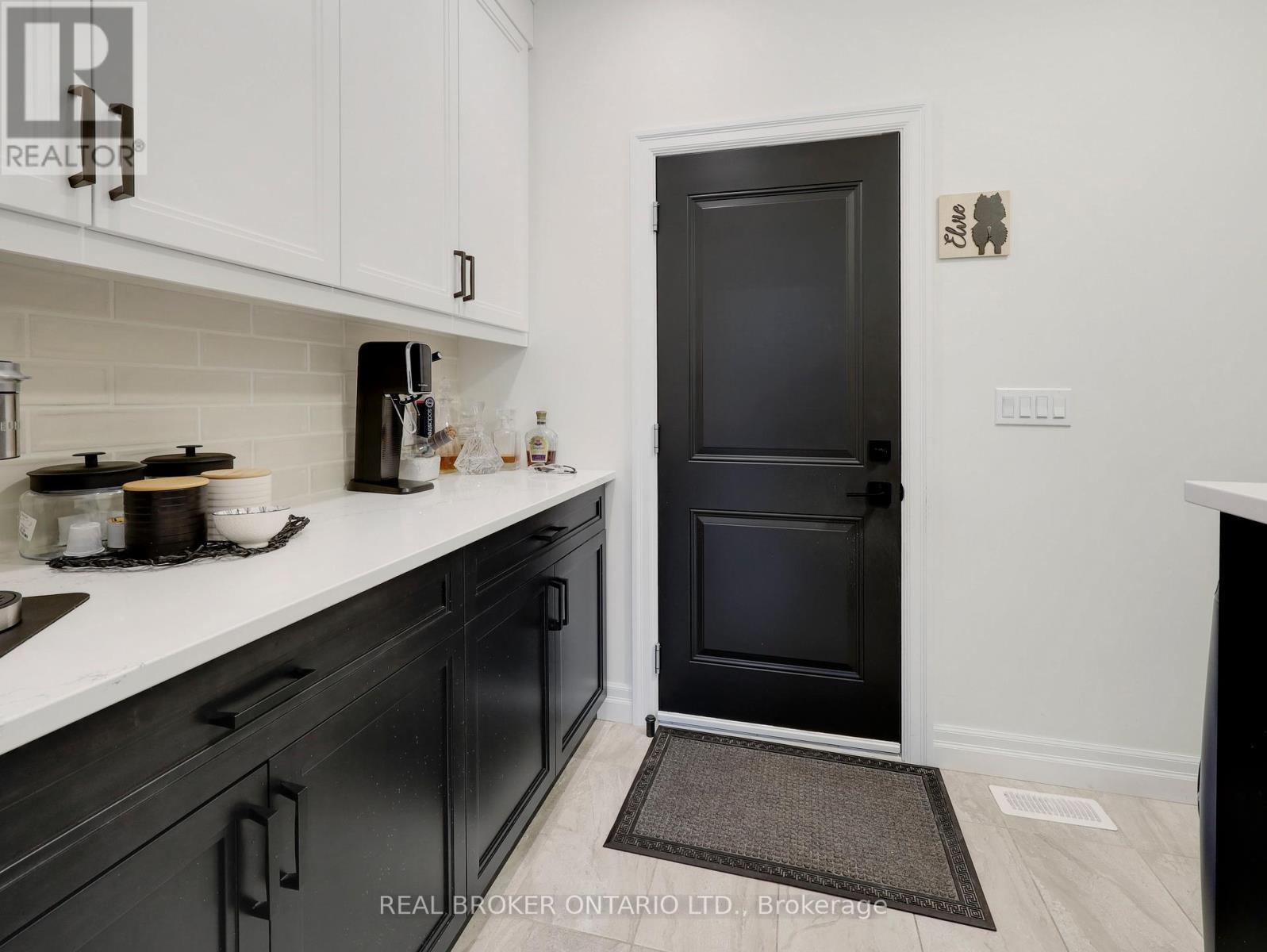 11 - 68 Cedar Street, Brant, ON - Indoor Photo Showing Kitchen