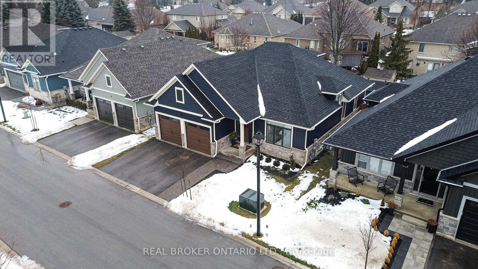 11 - 68 Cedar Street, Brant, ON - Outdoor