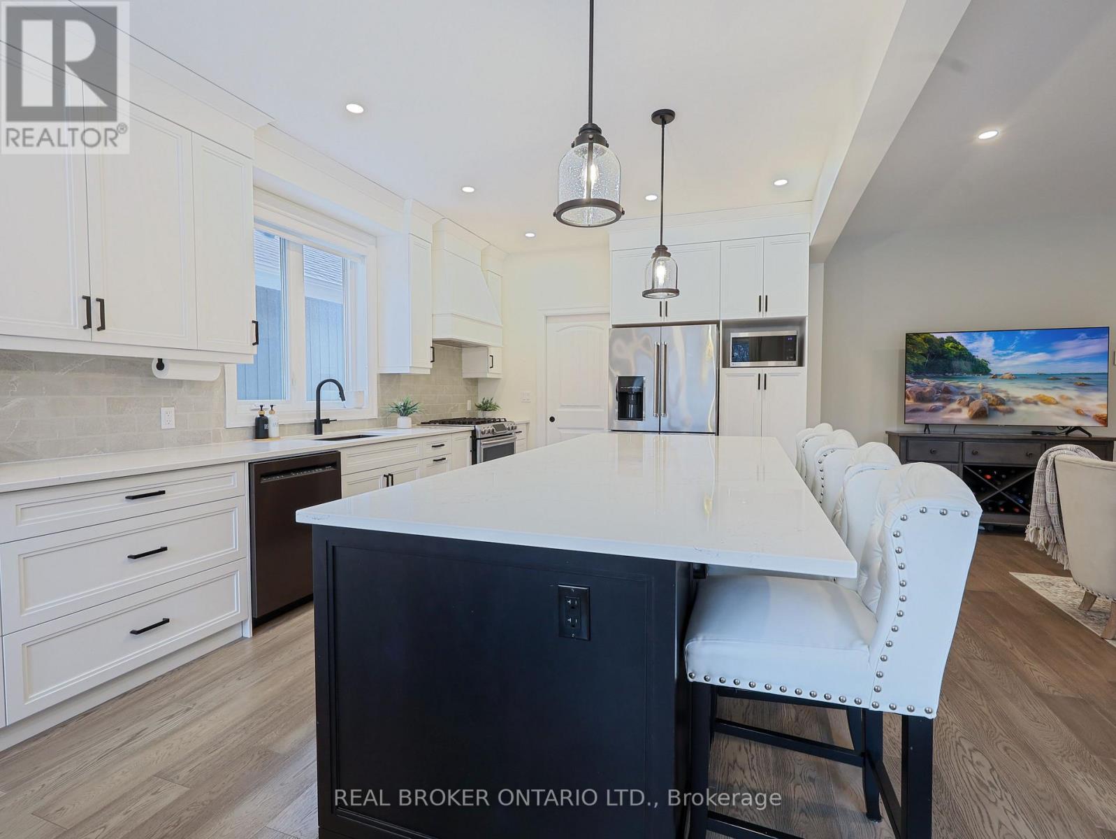 11 - 68 Cedar Street, Brant, ON - Indoor Photo Showing Kitchen With Upgraded Kitchen