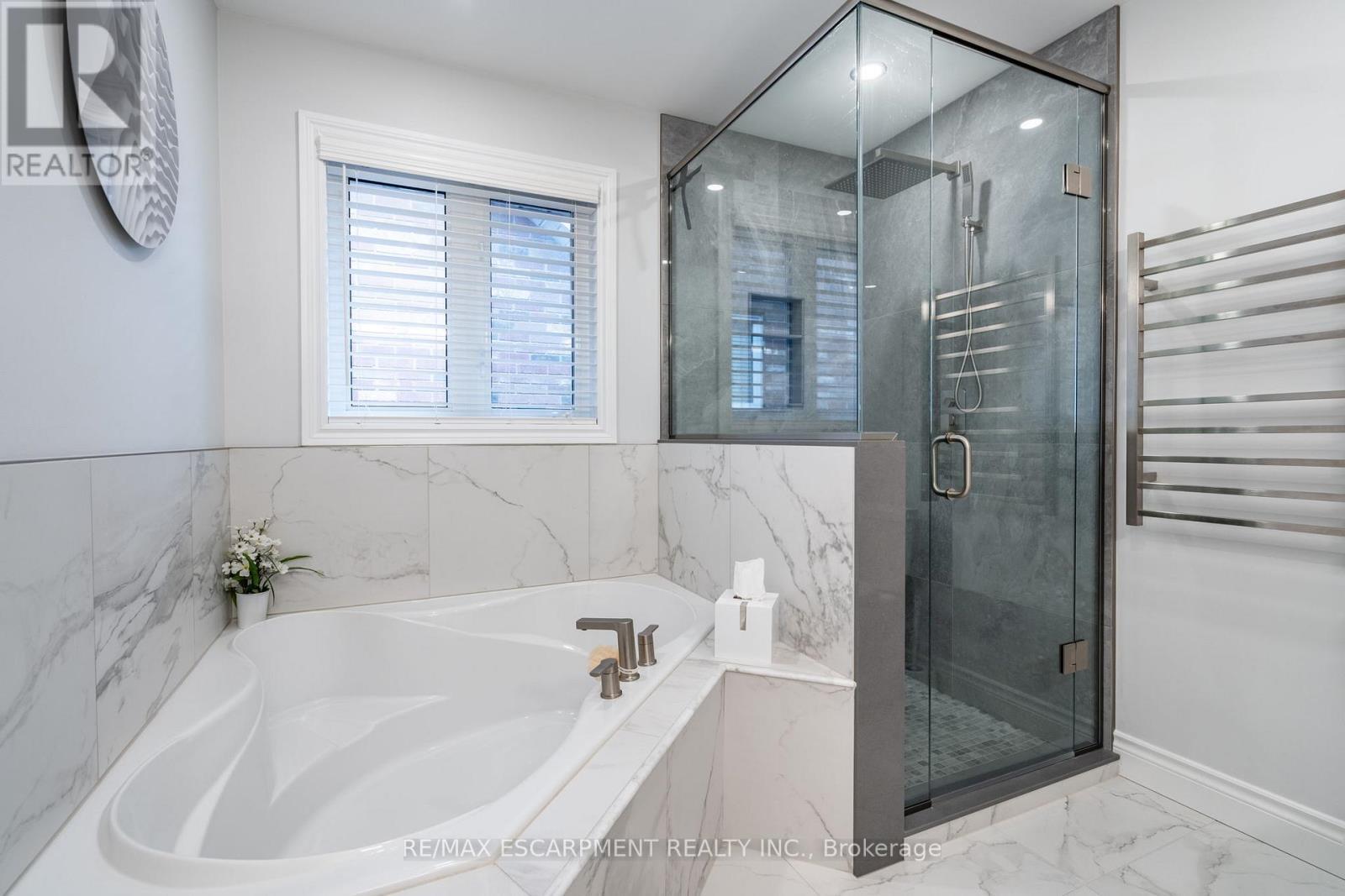 7 Volterra Court, Hamilton, ON - Indoor Photo Showing Bathroom