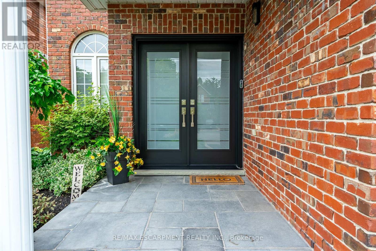 7 Volterra Court, Hamilton, ON - Outdoor With Exterior