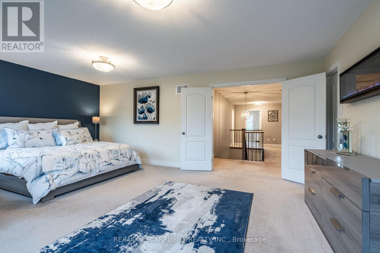 7 Volterra Court, Hamilton, ON - Indoor Photo Showing Bedroom