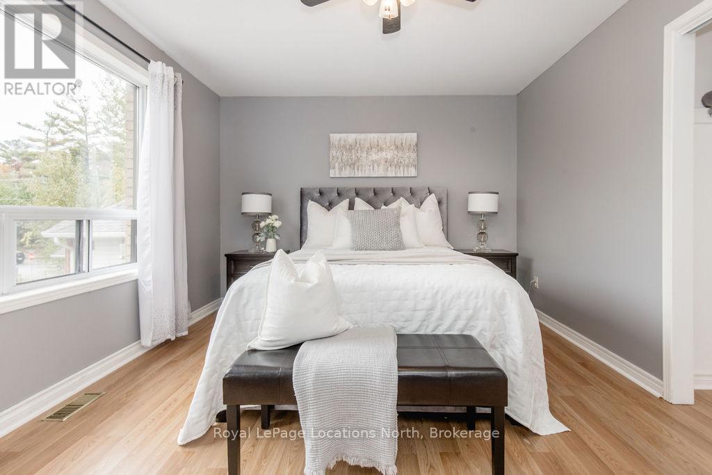 3 51St Street, Wasaga Beach, ON - Indoor Photo Showing Bedroom