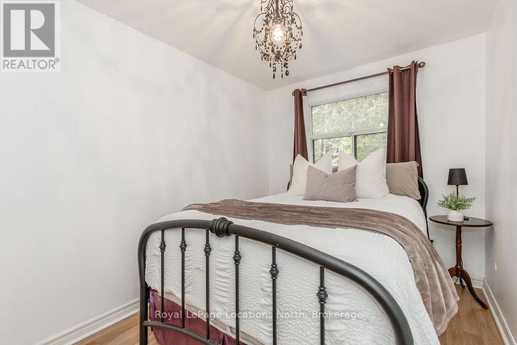 3 51St Street, Wasaga Beach, ON - Indoor Photo Showing Bedroom