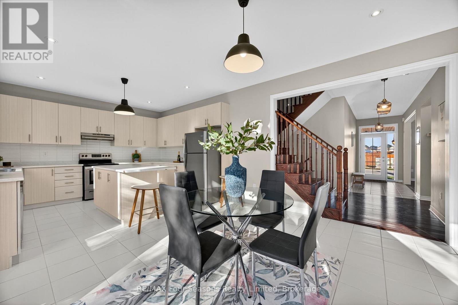 62 Kirby Avenue, Collingwood, ON - Indoor