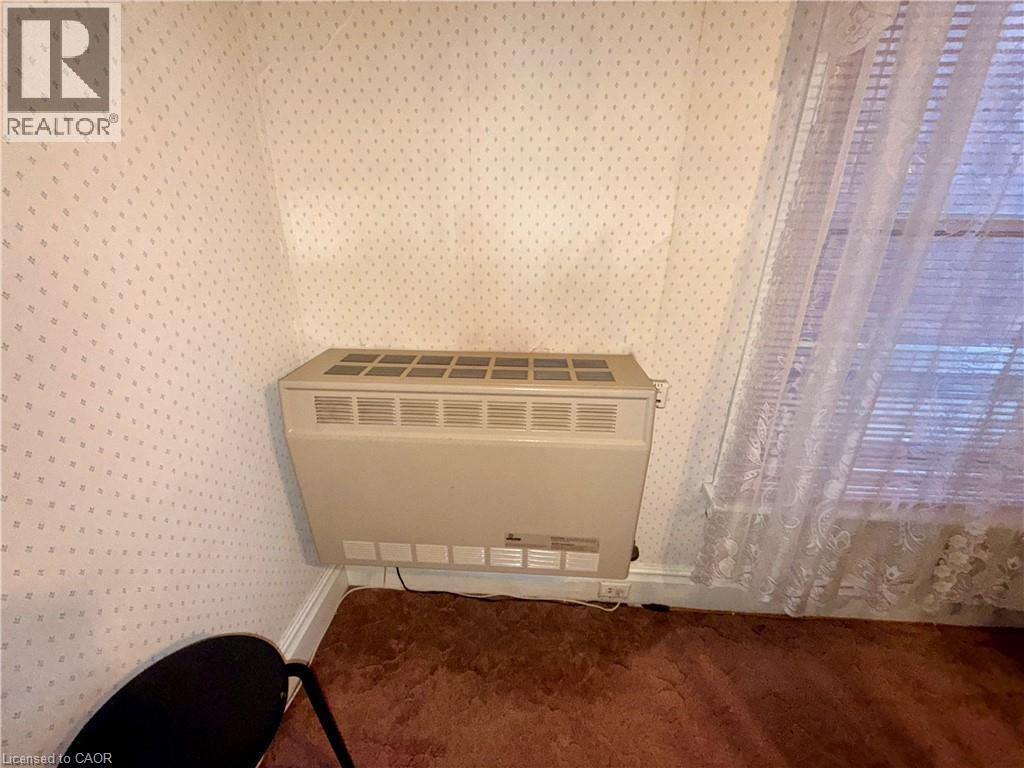 484 East Main Street, Welland, ON - Indoor Photo Showing Other Room