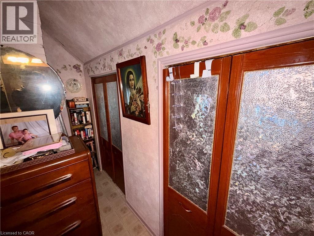 484 East Main Street, Welland, ON - Indoor Photo Showing Other Room