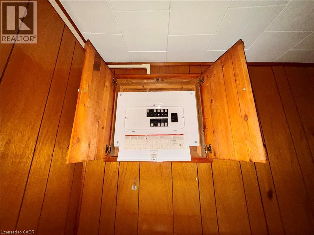 484 East Main Street, Welland, ON - Indoor Photo Showing Other Room