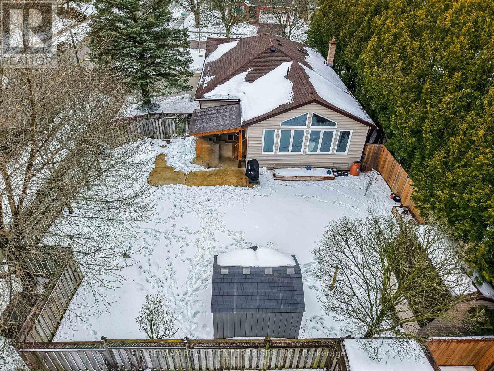 328 Burnett Avenue, Cambridge, ON - Outdoor