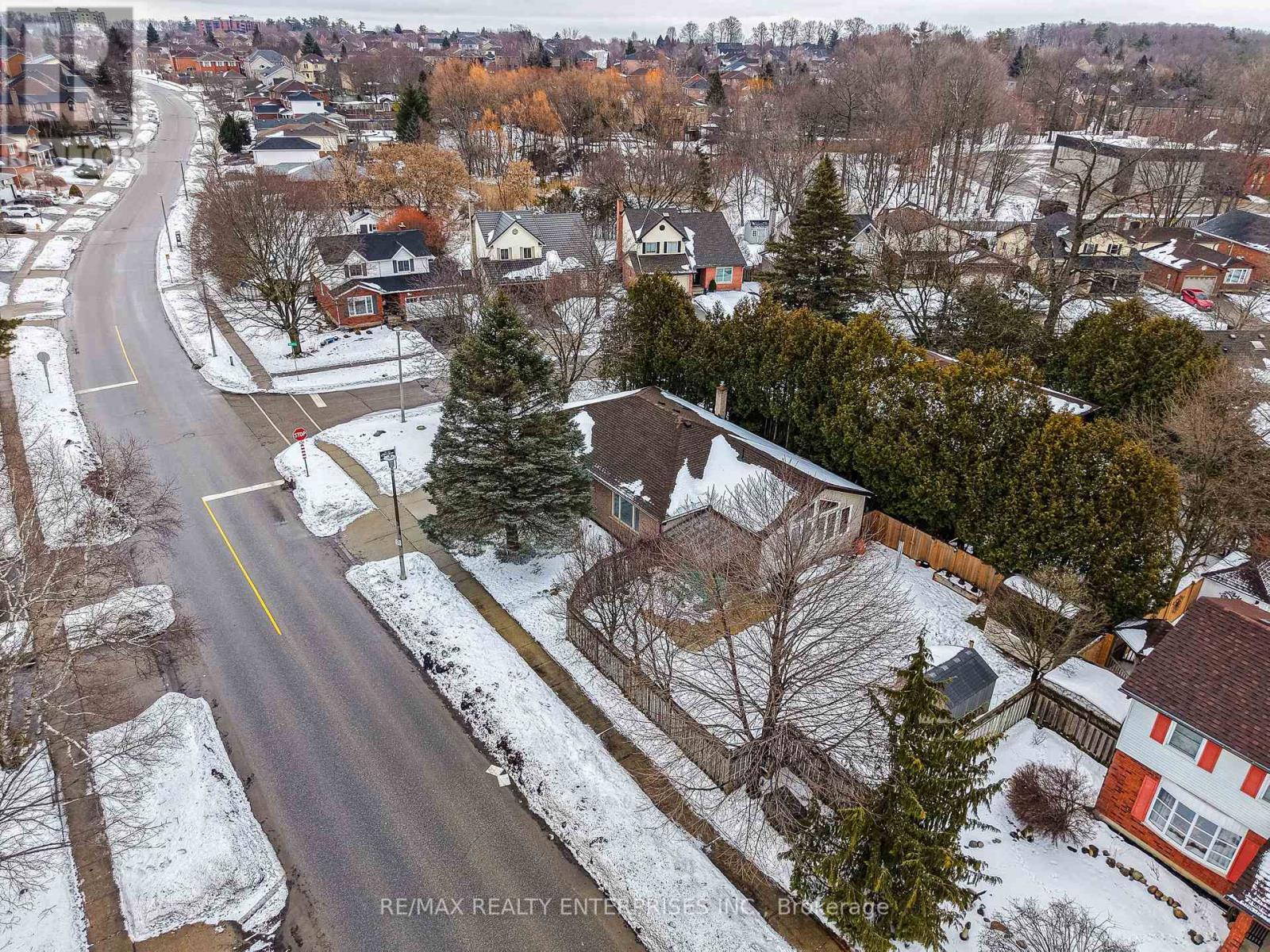 328 Burnett Avenue, Cambridge, ON - Outdoor
