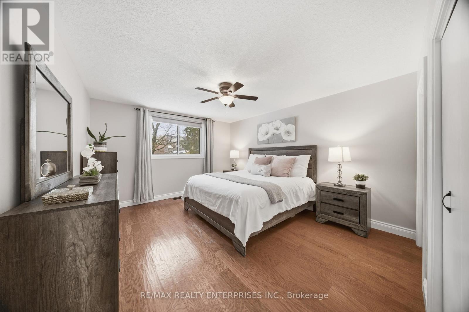 328 Burnett Avenue, Cambridge, ON - Indoor Photo Showing Dining Room